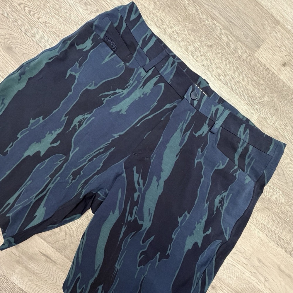 Sun Day Red Tiger Woods Golf Shorts Mens 36 Navy Blue Gray Camo Stretch
